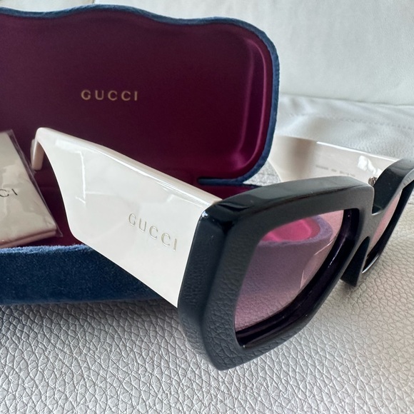 Gucci Sunglasses - Picture 2 of 7